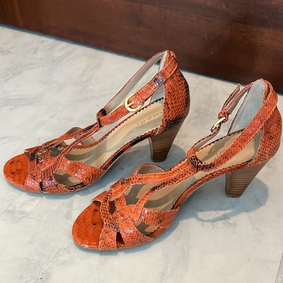 Tahari EUC Orange/brown snakeskin pattern textured Leather Heels Size 8M - Picture 3 of 11